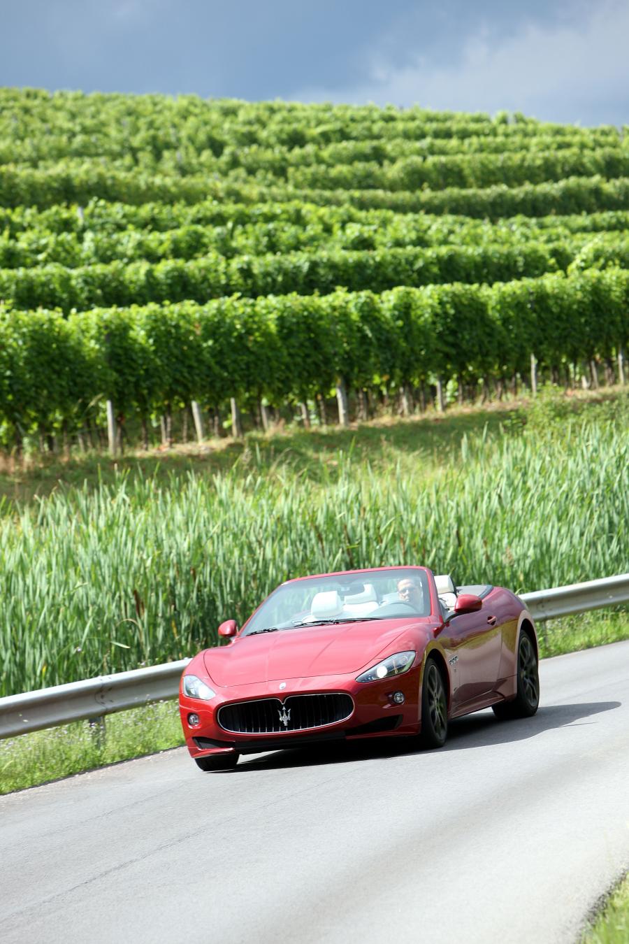  Maserati GranCabrio Sport 2011 года  (фото 19 из 107)